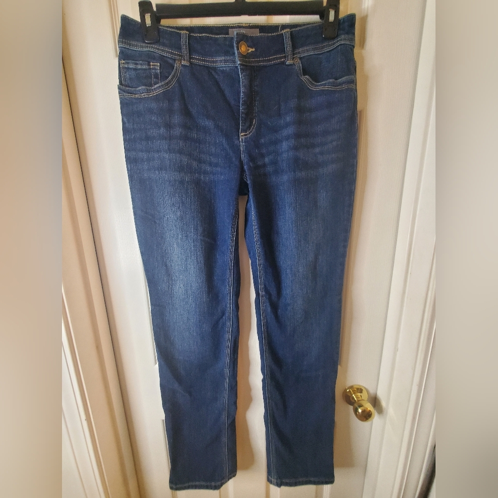 Chicos So Slimming Gently Worn Womens Size 8/M (Size 1) Mid Wash Stretch Skinny